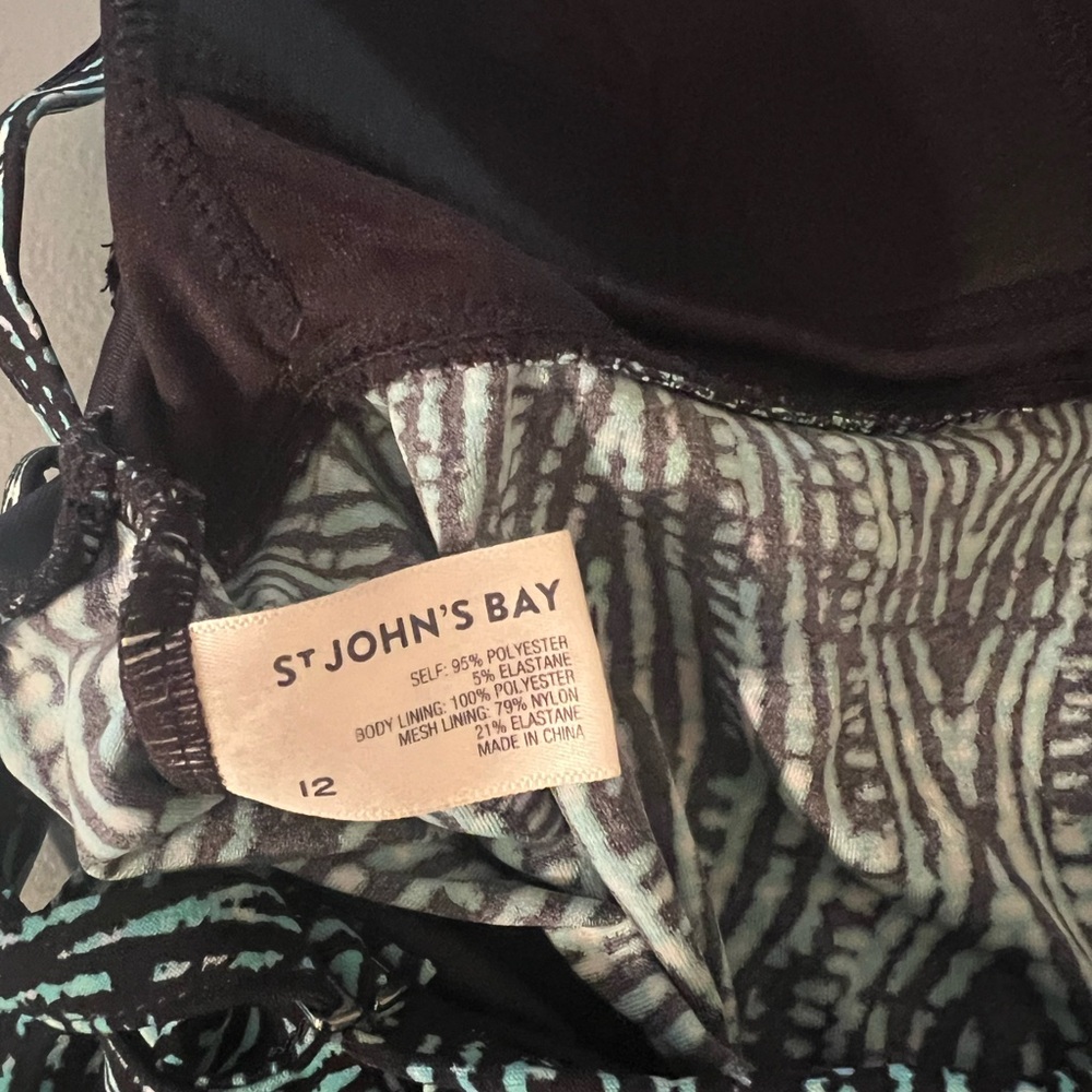 St. John's Bay Black and Green Tankini - Picture 4 of 4